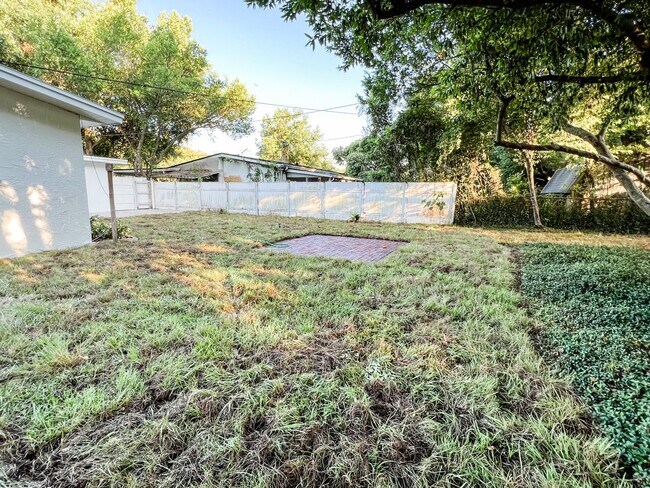 Building Photo - Wonderful 3/1 Home In Audubon Park! Must See!