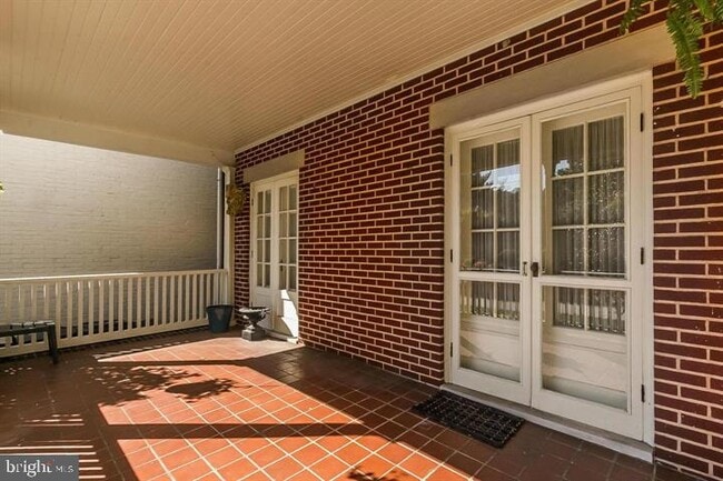 Building Photo - 4036 Roland Ave