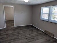 Building Photo - 1826 W 8th St