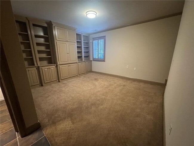 Building Photo - 1027 Pearl Point NE