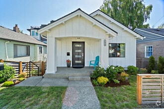 Building Photo - 3420 Alamo Pl S
