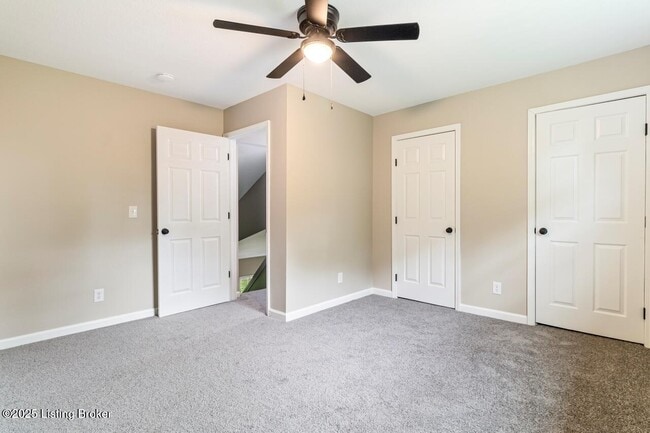 Building Photo - 2222 Elmcrest Dr