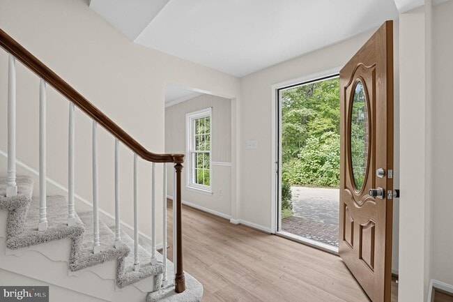 Building Photo - 6401 Wolf Run Hunt Ct