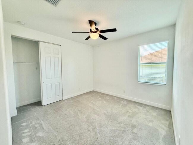 Building Photo - 293 SW Ridgecrest Dr