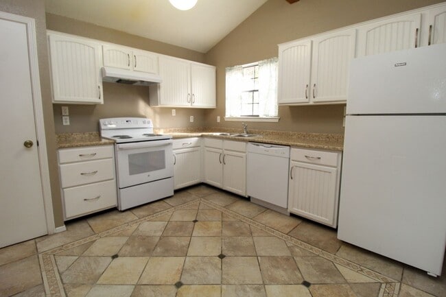 Building Photo - 3205 Fierro Dr