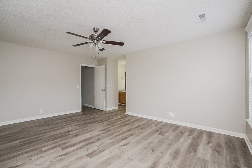 Building Photo - 6112 Hampton Hall Way