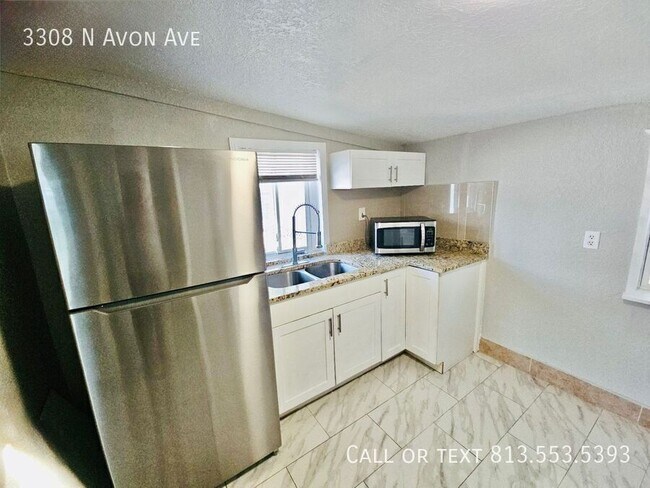 Building Photo - 3308 N Avon Ave