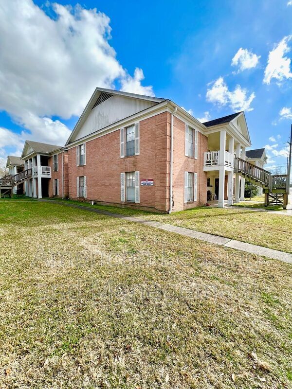 Primary Photo - 880 N 7th St