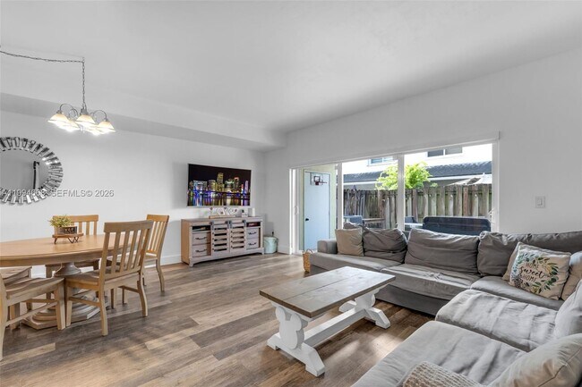 Building Photo - 11876 SW 98th Terrace