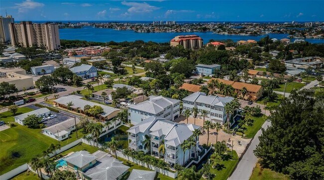 Building Photo - 7004 Grevilla Ave S