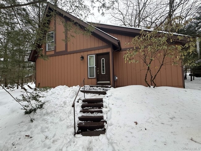 Building Photo - 15 Norfolk Ct