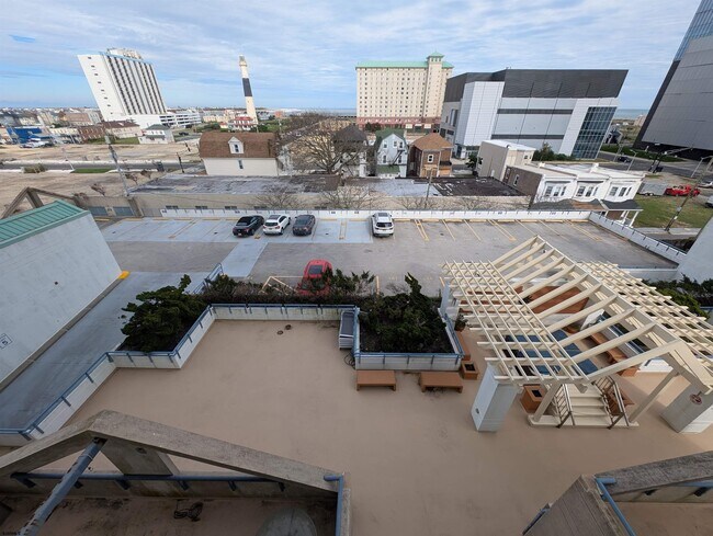 Building Photo - 526 Pacific Ave