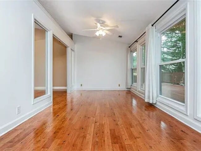 Building Photo - 5022 Anclote Dr