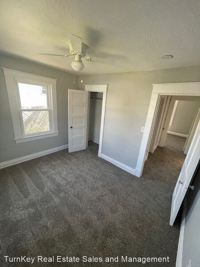Building Photo - 2 br, 1 bath House - 920 W Central Street