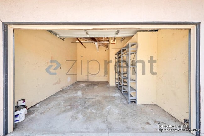 Building Photo - 3620 Cedar Ave