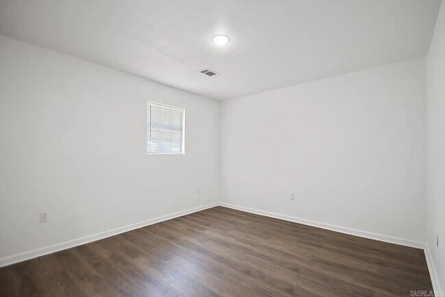 Building Photo - 3BR/1BA House for Rent in Jacksonville, AR!