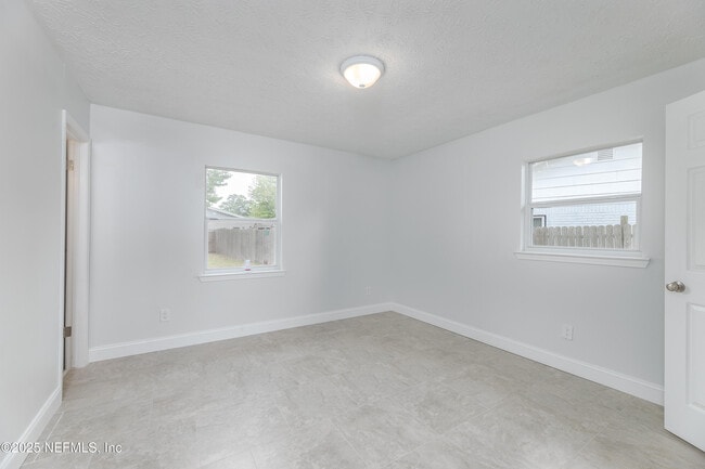 Building Photo - 7869 Jolliet Dr