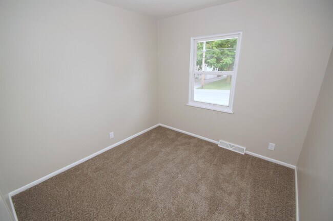 Building Photo - 3516 Central Ave