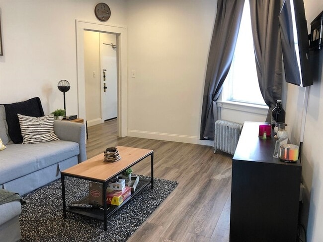 Primary Photo - 81 Glenridge Ave