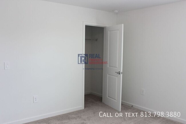 Building Photo - 11225 Sycamore Glen Loop