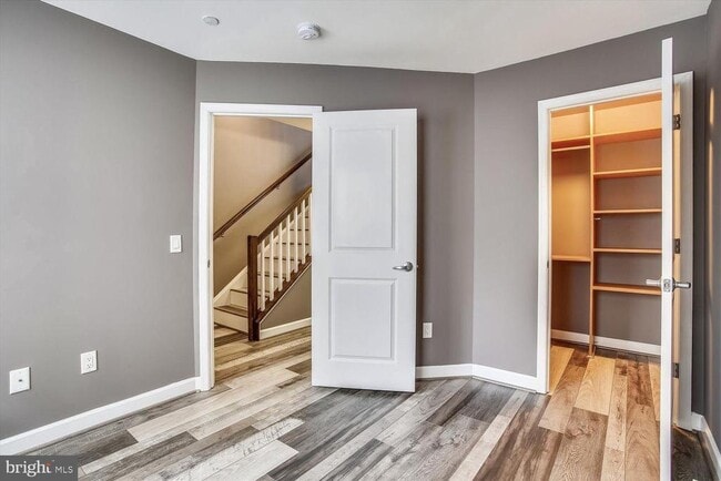 Building Photo - 2526 Sheridan Rd SE