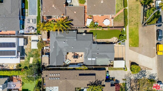Building Photo - 8176 La Jolla Shores Dr