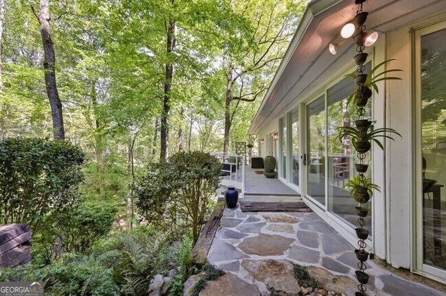 Building Photo - 625 Idlewood Dr NW
