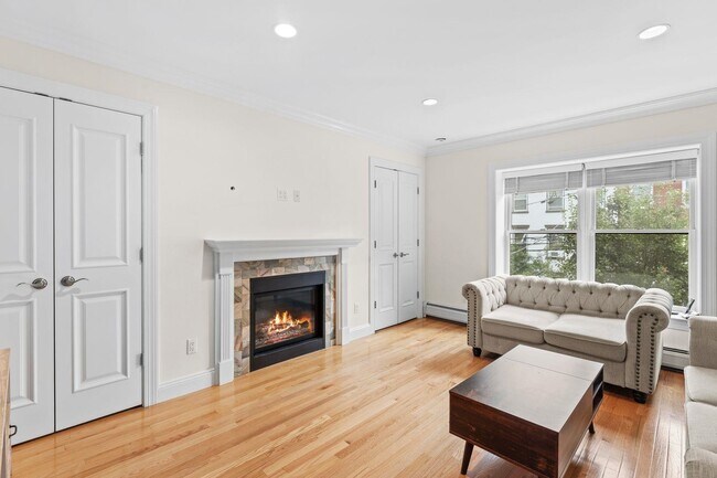 Building Photo - 326 Park Ave