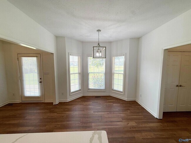 Building Photo - 17916 Remington Dr