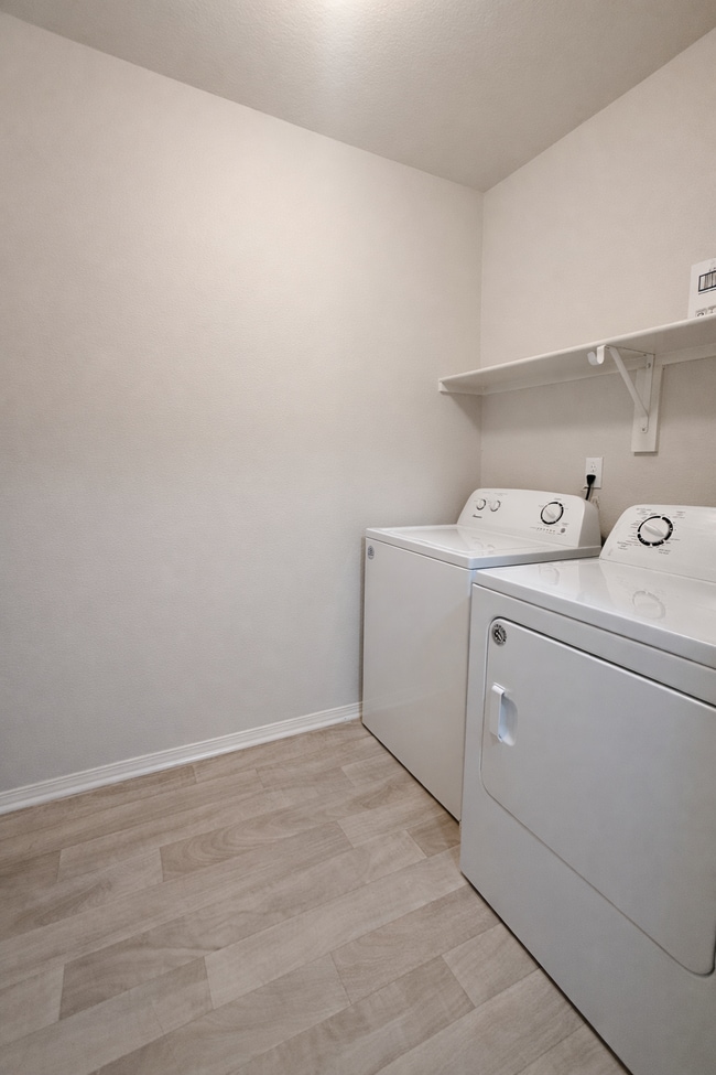 Building Photo - 3008 Emerald Pk Trl