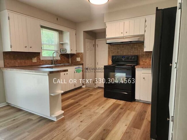 Primary Photo - 8250 E Wadora Cir NW