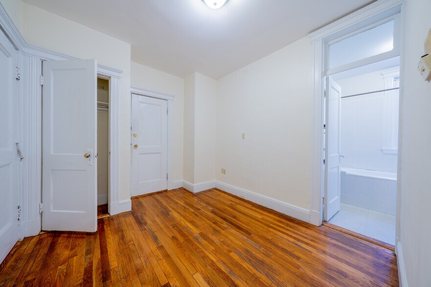 Building Photo - 333 Harvard St