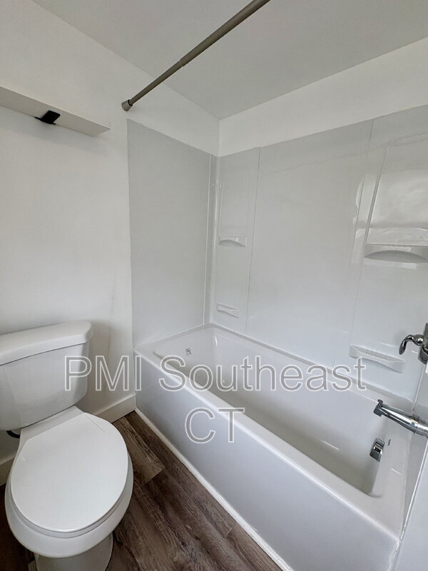 Building Photo - 200 Montauk Ave