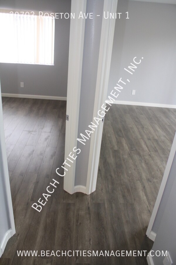 Building Photo - 20703 Roseton Ave