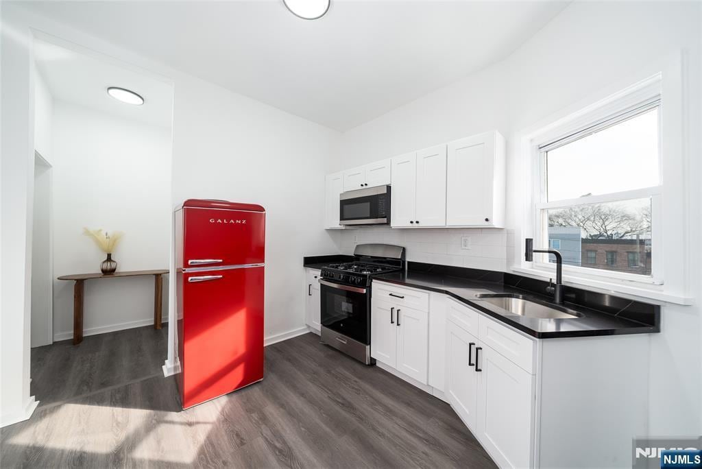 Building Photo - 10 McDougall St