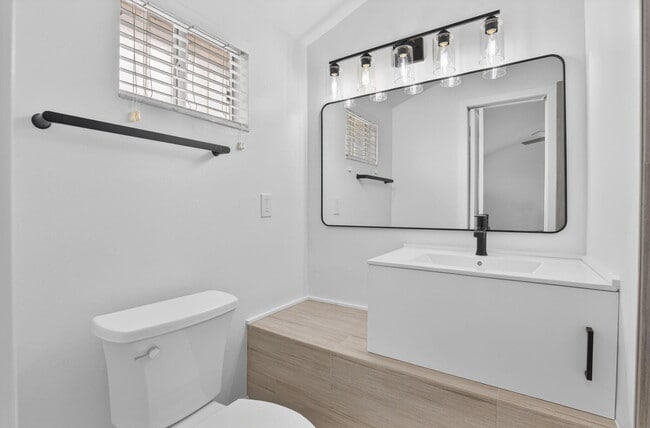 Building Photo - 5230 Woodruff Ln