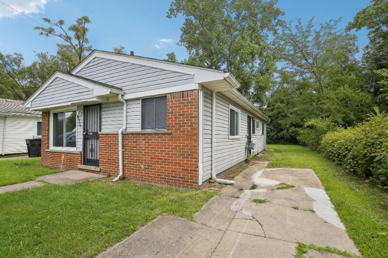 Building Photo - 10000 Stahelin Ave