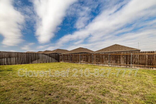 Building Photo - 825 Gerardia Ct
