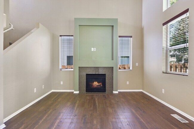 Building Photo - 1094 Ebbets Dr