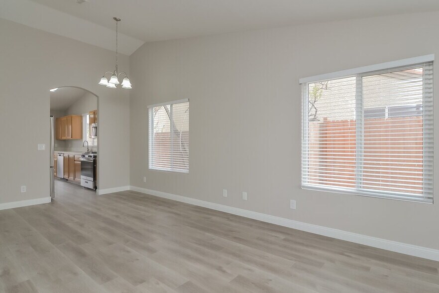 Building Photo - 406 Aloha Dr