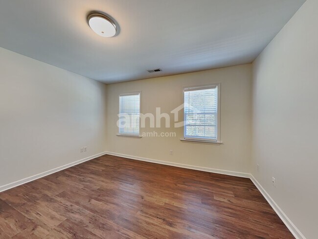 Building Photo - 718 Barrocliff Rd