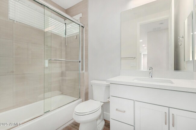 Building Photo - 4525 N 40th St