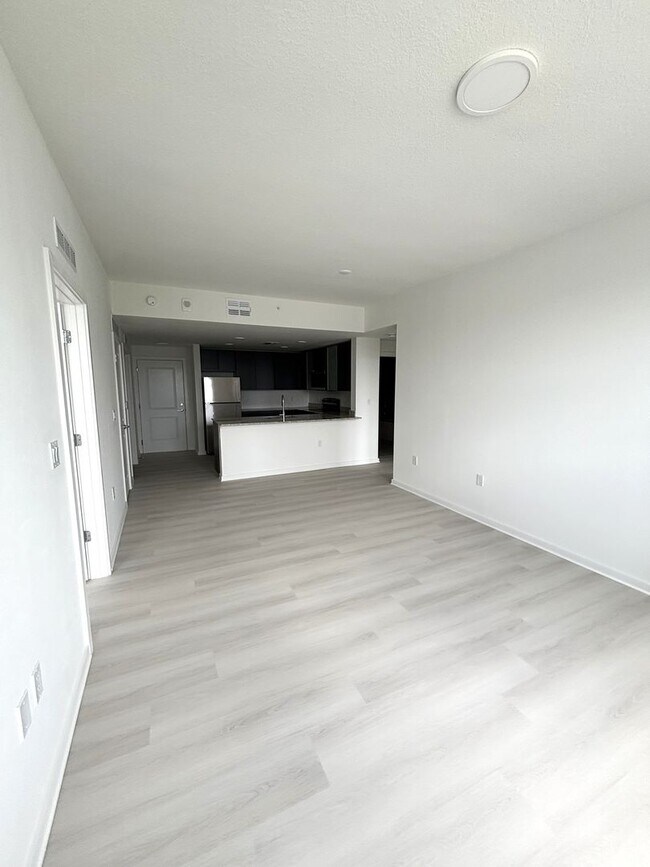 Building Photo - Beautiful and Brand New Apart in Millenia Park Orlando