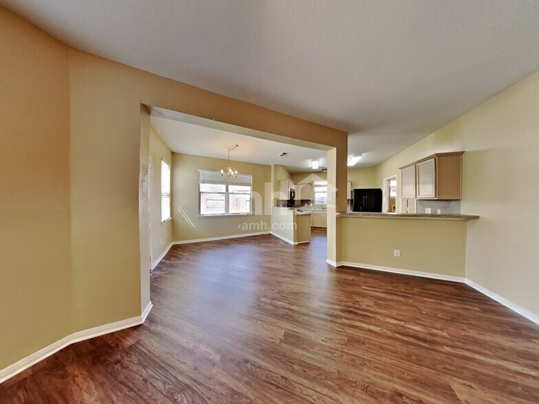 Building Photo - 9419 Stoneridge Canyon Ln