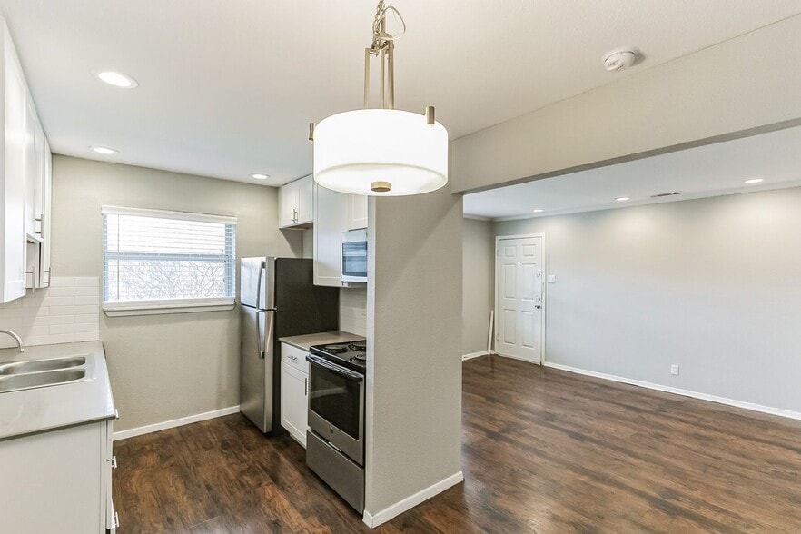 Interior Photo - 6315 Richmond