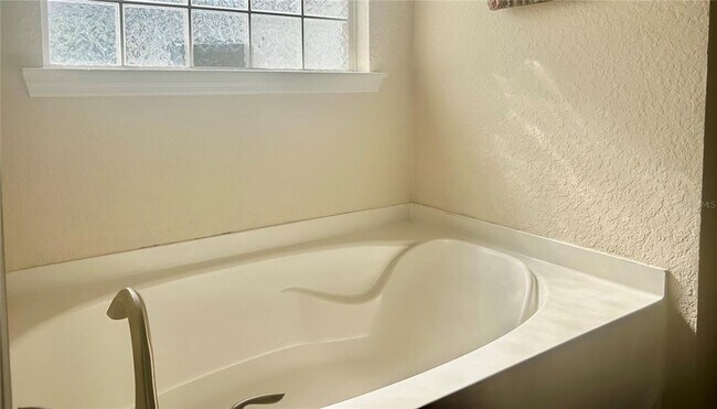 Building Photo - 6248 SW 48th Ave