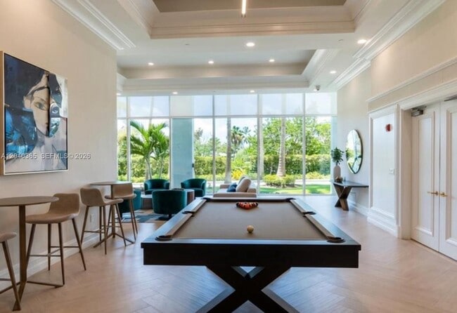 Building Photo - 16500 Collins Ave