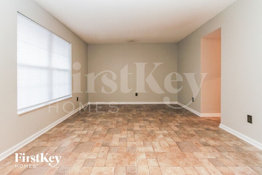 Building Photo - 1164 Chestnut Ln