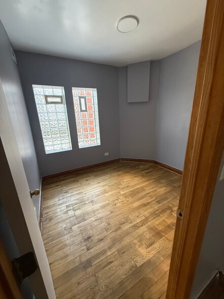 Building Photo - 1142 S Francisco Ave