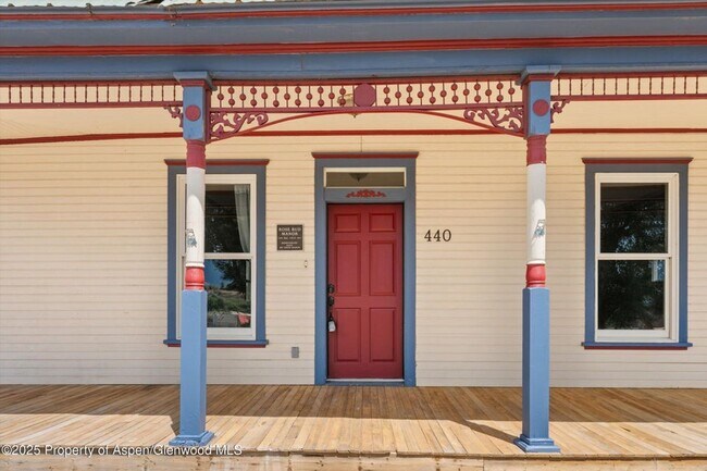 Building Photo - Charming Single Family Home in Rifle for Rent
